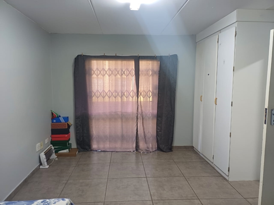 2 Bedroom Property for Sale in Kannoniers Park North West